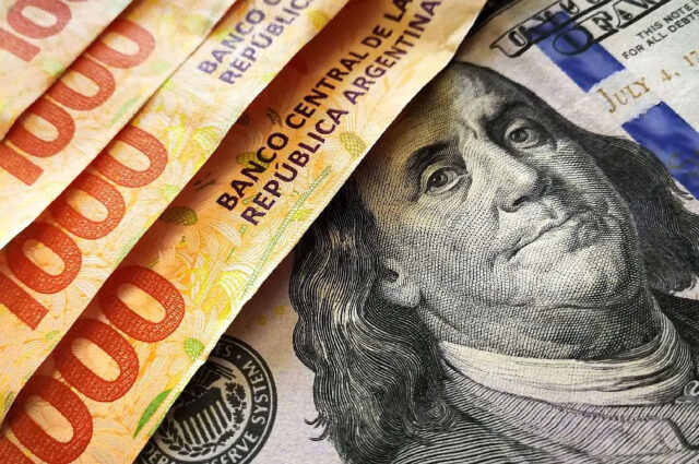 dolar-plazo-fijo-pesos Plazo fijo en alza y dólar estable: ¿dónde y cómo invertir los pesos hoy?