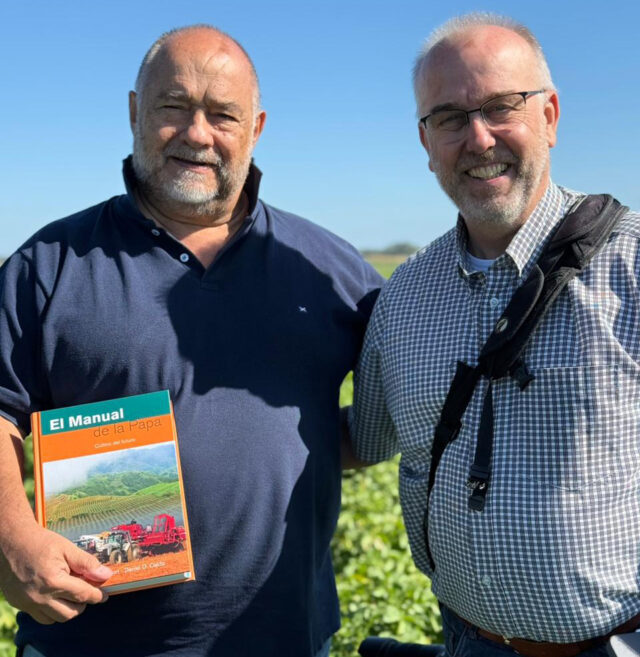 69735efb1c266346fb462292 Lanzaron "El Manual de la Papa", obra de referencia global para el cultivo